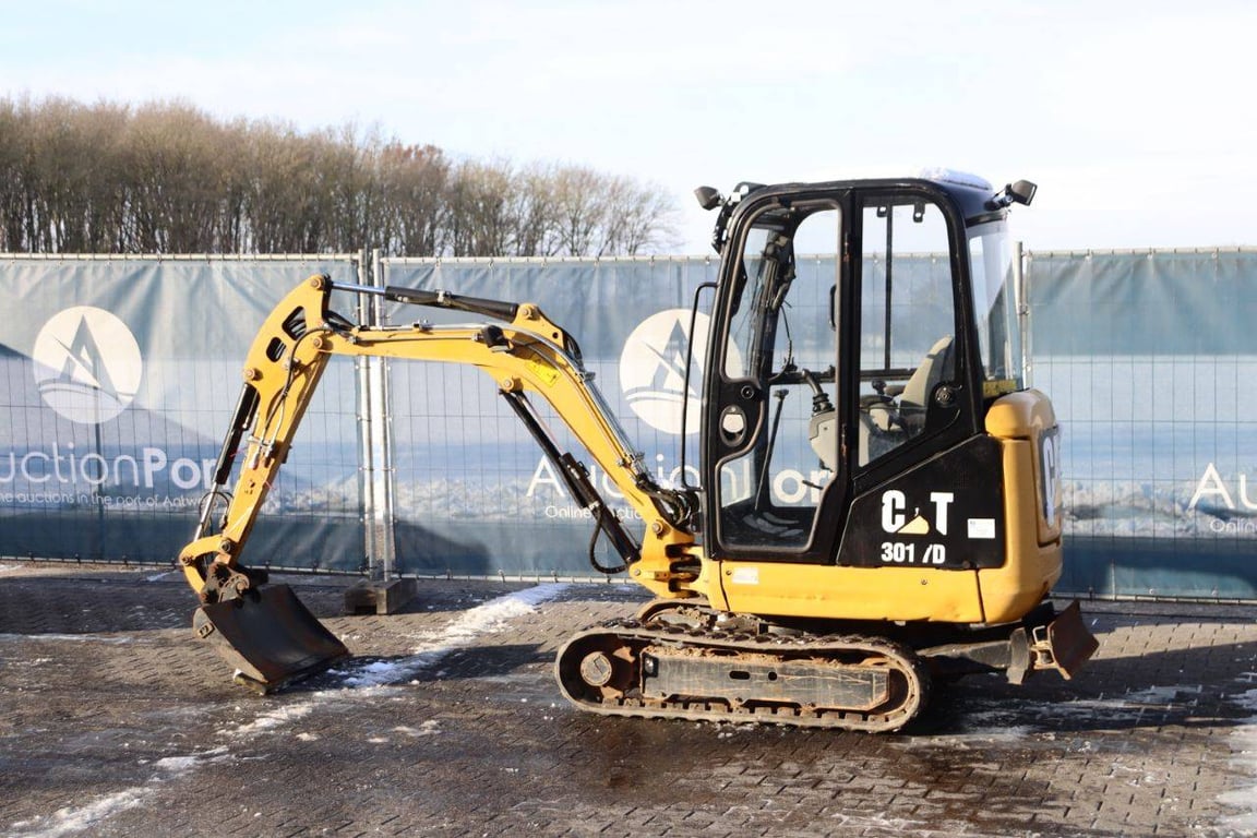 Mini excavator Caterpillar 301.7D Diesel 13.8kW 2018 2018 301.7D 2018 1 image 3