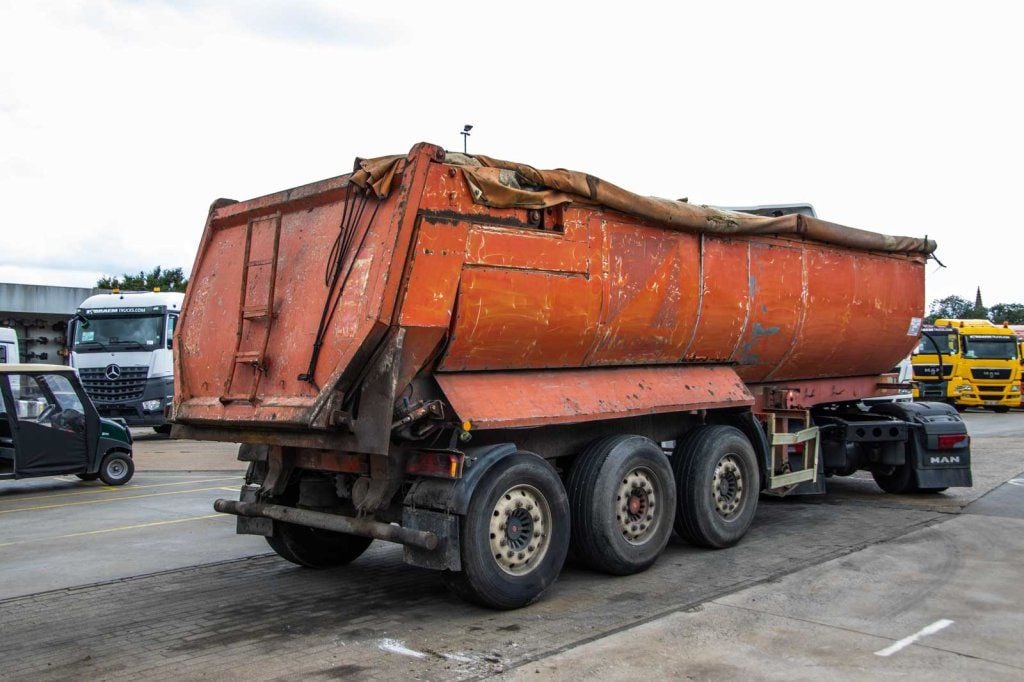 ATM ATM OKS 13/27C -28M3 + STEEL+HYDR.DOOR 2008 E56313 ATM ATM OKS 13/27C -28M3 + STEEL+HYDR.DOOR 2008 1 image 2