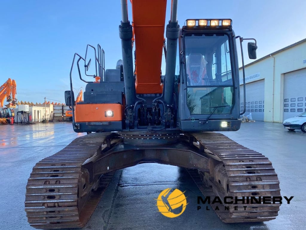 Heavy machinery product image - Image 3 of 12