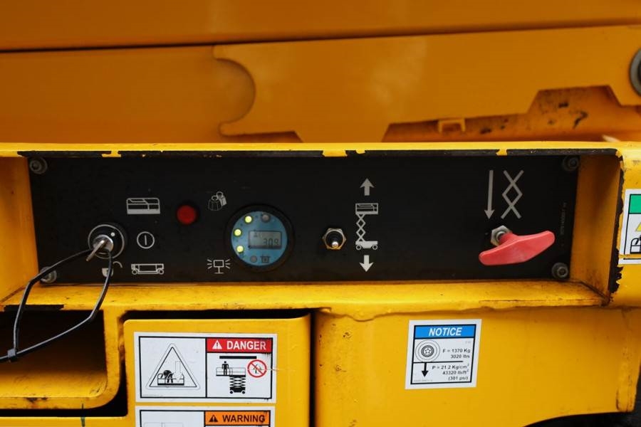 Haulotte Compact 10 Electric, 10.2m Working Height, 450kg C 2019 HAULOTTE - Compact 10 - 63299 Compact 10 Electric, 10.2m ...