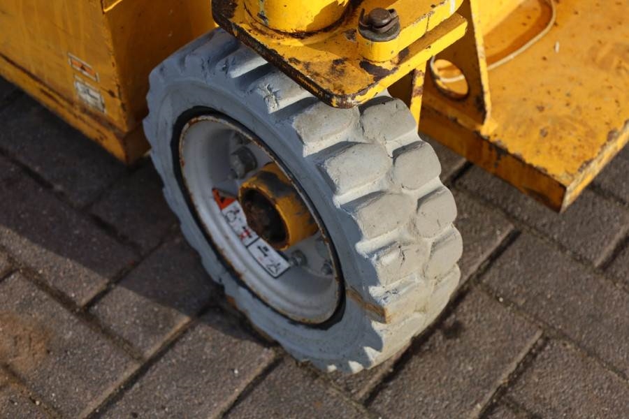 Haulotte STAR 12 Electric, 12m Working Height, 3m Reach, 21 2008 HAULOTTE - STAR 12 - 63163 STAR 12 Electric, 12m Working ...