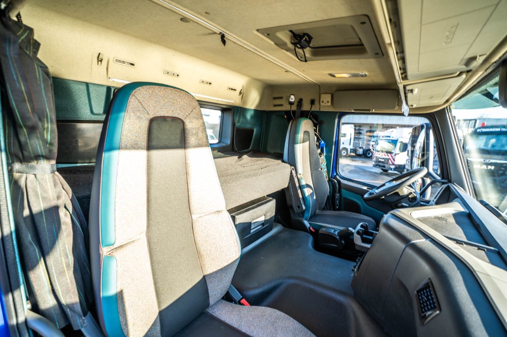 VOLVO FM 380 - 249.239 KM 2019 E65027 FM 380 - 249.239 KM 2019 1 image 12