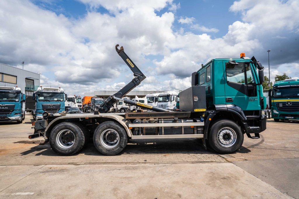 IVECO TRAKKER 360-6x4-PALFINGER 2015 E63948 TRAKKER 360-6x4-PALFINGER 2015 1 image 3