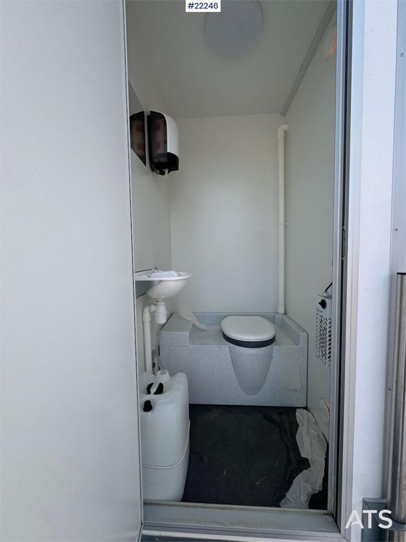 Arnpro wheeled cabin with living area and toilet 22246 Arnpro wheeled cabin with living area and toilet 1 image 11