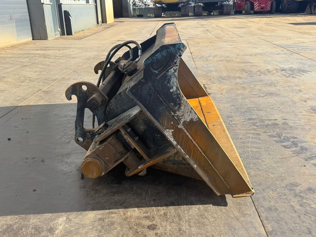 ZFE Side-Tilting bucket for CAT 908 SW 2023 70001912 ZFE Side-Tilting bucket for CAT 908 SW 2023 1 image 6