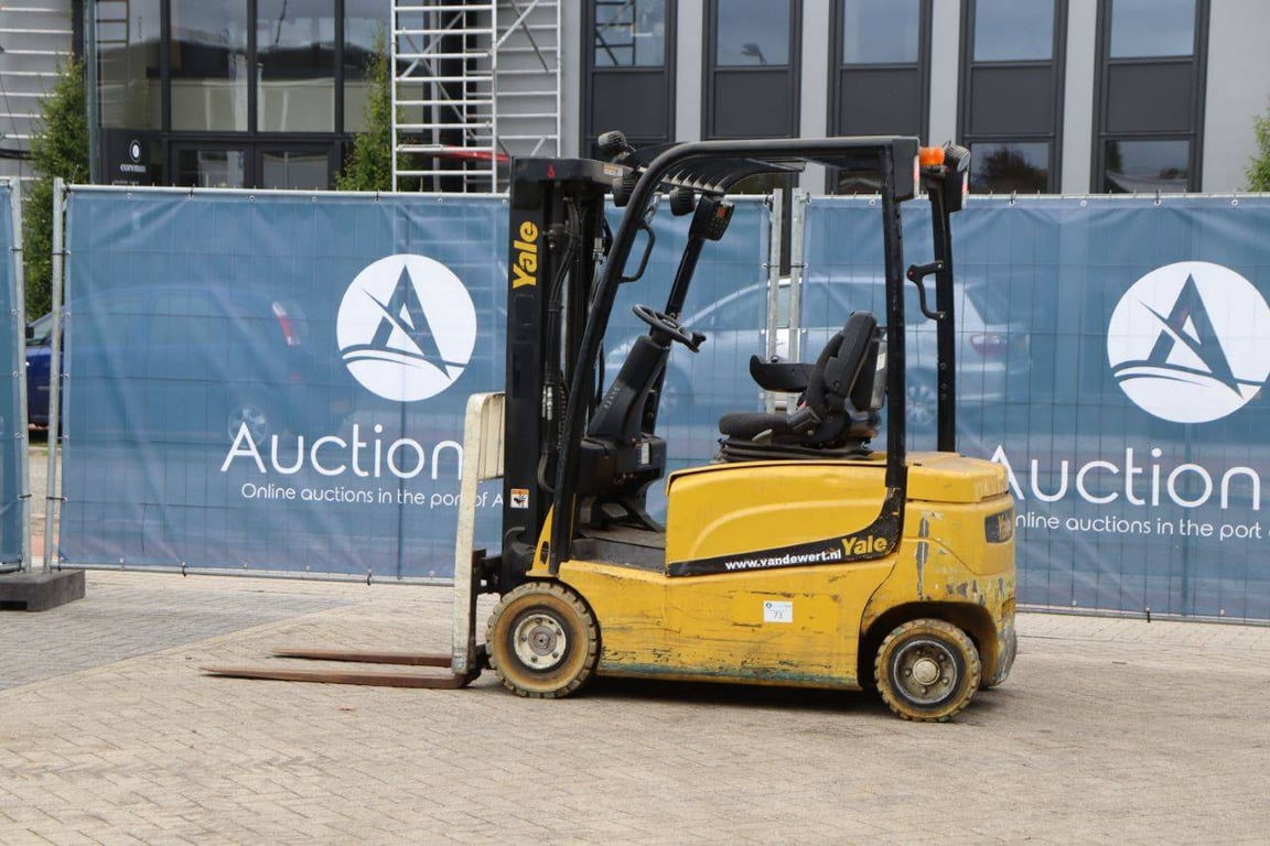 Forklift Yale ERP16VF Electric 1570kg 4.6m 2016 2016 ERP16VF 2016 1 Forklift image 3