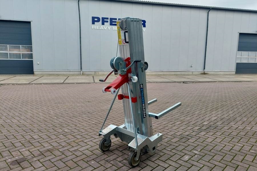AlpLift Large 620 Material Lift, Valid inspection, 2023 ALPLIFT - Large 620 - 61490 Alplift Large 620 Material Lift, Valid...