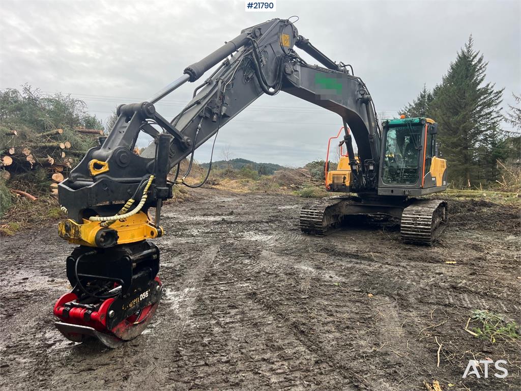 Volvo ec210cl excavator w/ rototilt, sanding bucket and 2010 21790 ec210cl excavator w/ rototilt, sanding bucket and 2010 ...