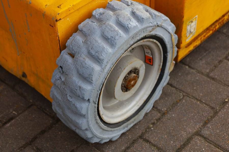 Haulotte STAR 12 Electric, 12m Working Height, 3m Reach, 21 2008 HAULOTTE - STAR 12 - 63163 STAR 12 Electric, 12m Working ...