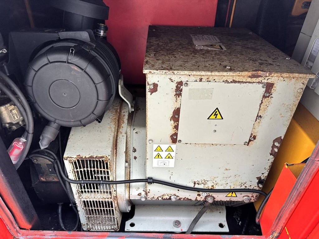 Generator Gesan DPS100 Diesel 110kVA 2005 2005 GESAN DPS100 2005 1 Generators image 15