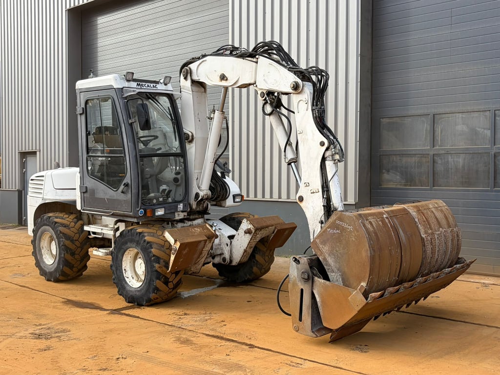 Mecalac 12MTX incl. 5 x bucket 2013 00033692 Mecalac 12MTX incl. 5 x bucket 2013 1 image 7