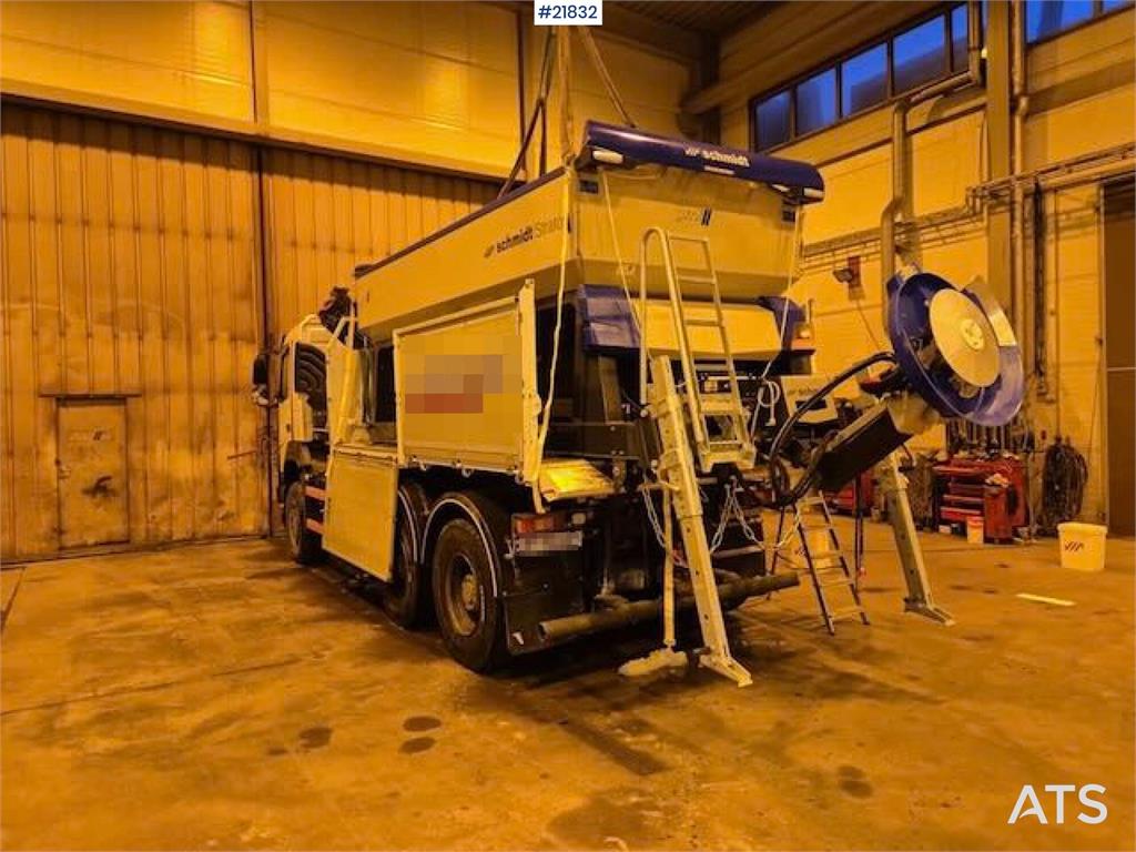 Volvo FMX 6x6 plow rigged dump truck w/ 9.5 t/m crane, 2 2019 21832 FMX 6x6 plow rigged dump truck w/ 9.5 t/m crane, 2 201...