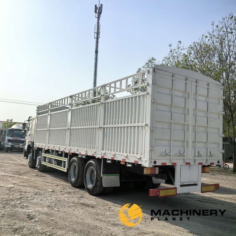 HOWO 371HP 6X4 Tractor Trailers Good Quality Hot Sale 371HP 6X4 Trailers 2024 1 image 2