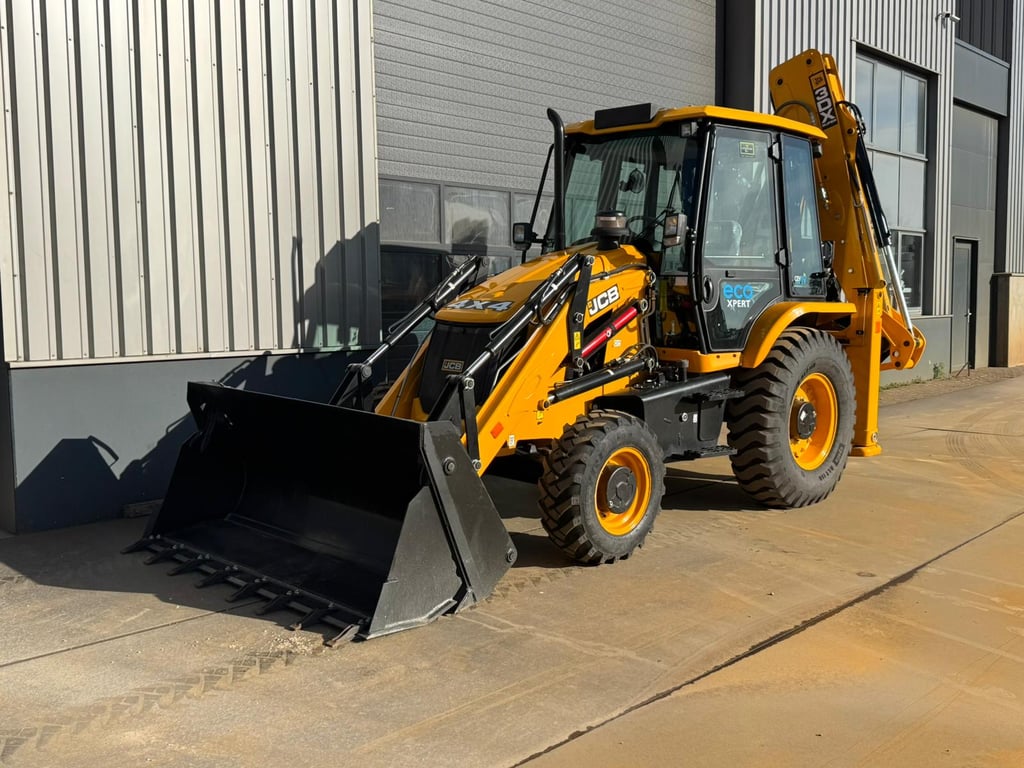 JCB 3DX 4x4 Super with extendable boom 2025 00033287 3DX 4x4 Super with extendable boom 2025 0 image 2