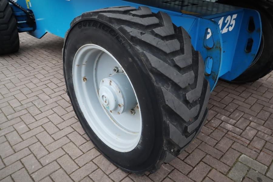 Genie S125 Diesel, 4x4x4 Drive, 40.1m Working Height, 24 2016 GENIE - S125 - 61463 S125 Diesel, 4x4x4 Drive, 40.1m Working...