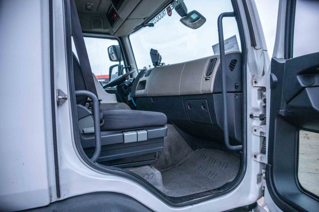 RENAULT PREMIUM 380 DXI-6x2 2014 E63000 Renault PREMIUM 380 DXI-6x2 2014 1 image 9