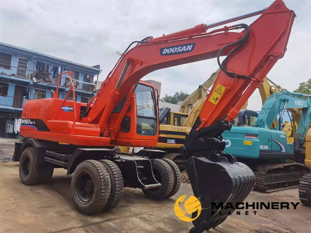 DOOSAN DH150W-7 Used Wheel Excavator Good Condition DH150W-7 2018 1 Wheeled Excavators image 2