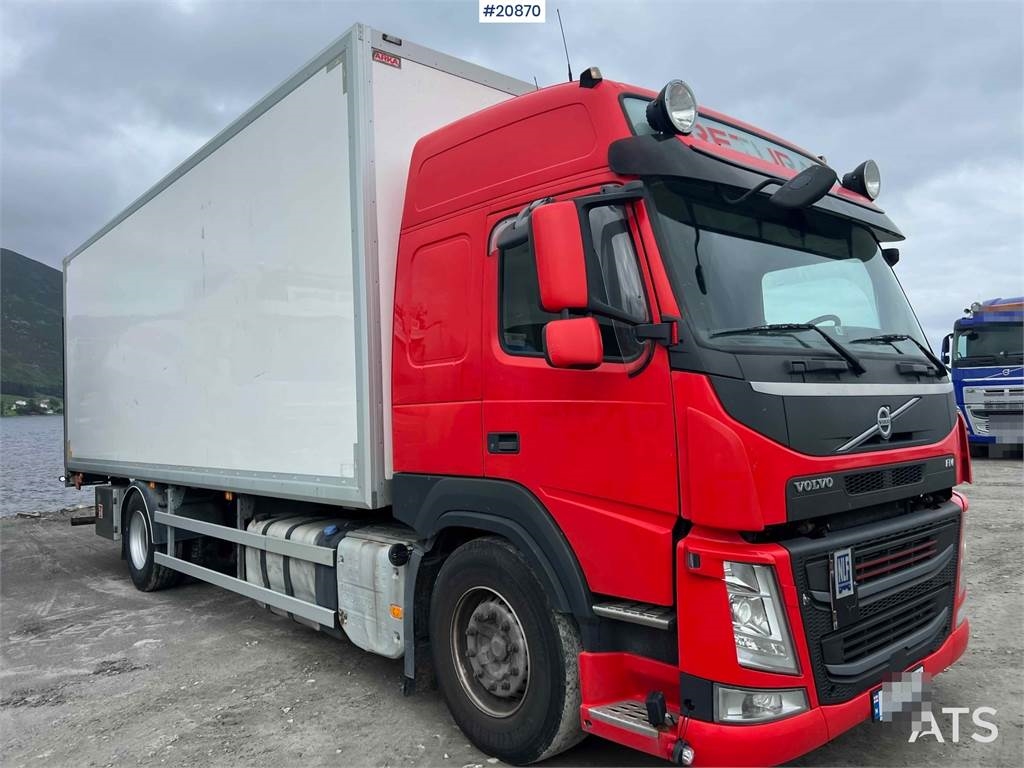 Volvo Fm 330 4x2 Cabinet van w/ full side opening 2015 20870 Fm 330 4x2 Cabinet van w/ full side opening 2015 1 image 5