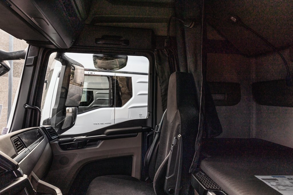 MAN TGX 18.400 XLX+HAYON 2021 E60782 TGX 18.400 XLX+HAYON 2021 1 image 12