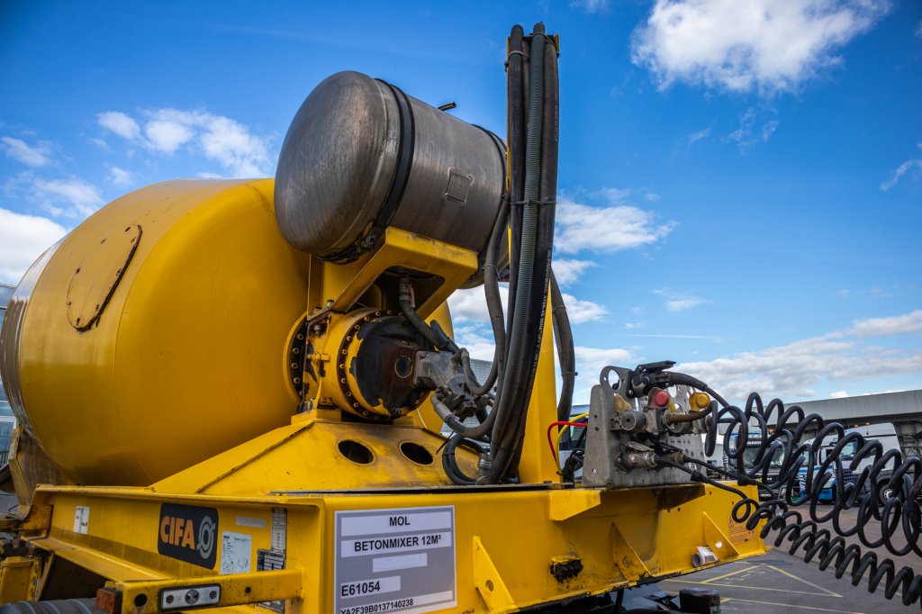 CIFA BETON MIXER/MALAXEUR/MISCHER-12M3- STEERING AXLE 2017 E61054 CIFA BETON MIXER/MALAXEUR/MISCHER-12M3- STEERING AXLE 20...