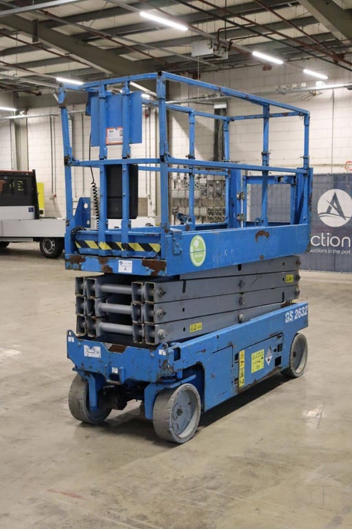 Scissor lift Genie GS-2632 Electric 9.9m 2014 2014 GS-2632 2014 1 Scissor Lifts image 6