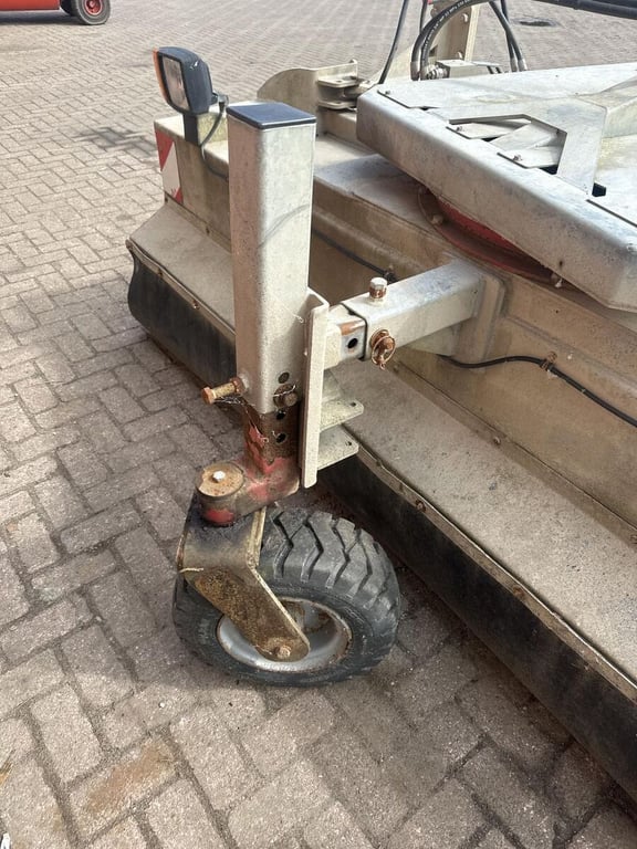 Front bezem - Gebruikt 12665 front bezem - Gebruikt 1 image 6