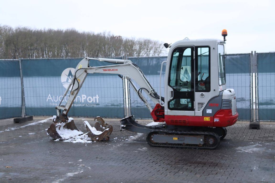 Mini excavator Takeuchi TB219 Diesel 12kW 2013 2013 TB219 2013 1 image 3