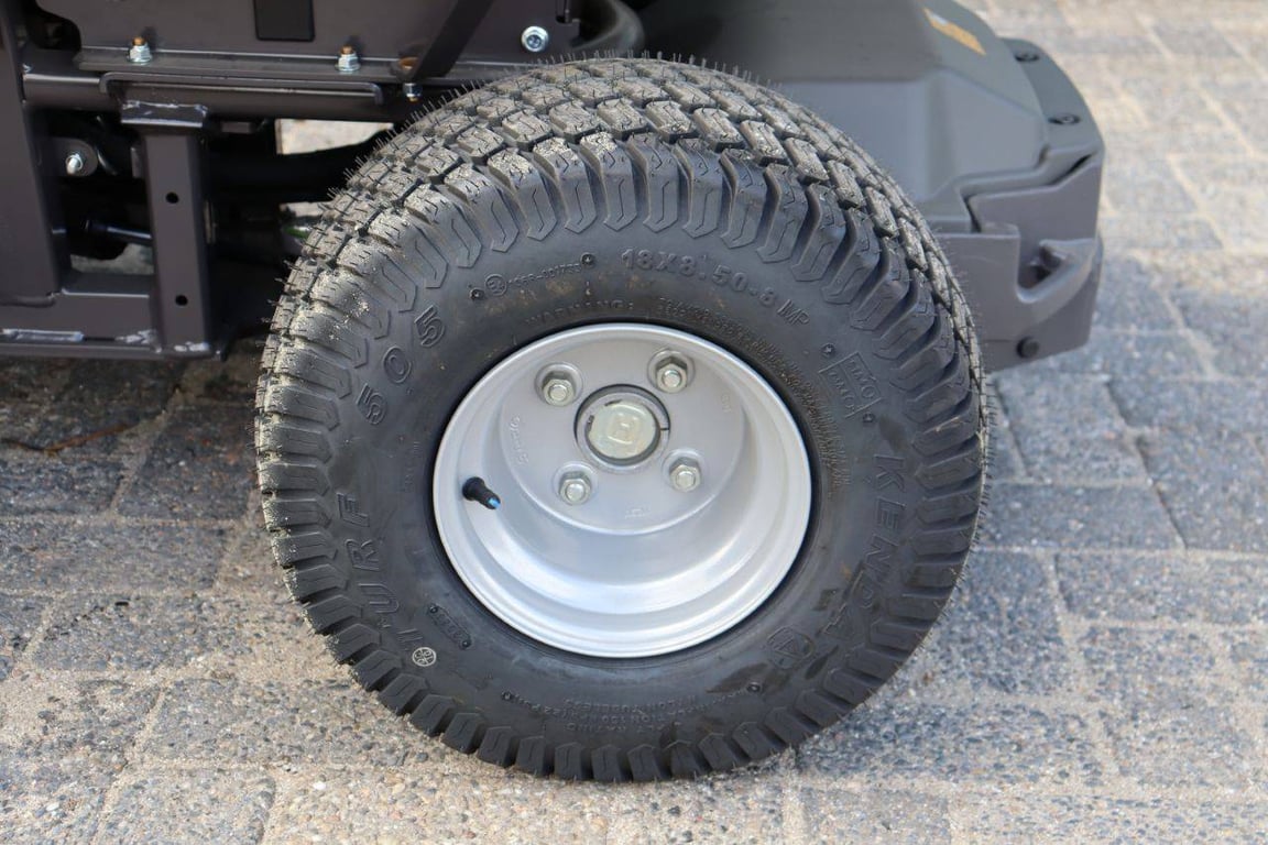 Husqvarna P524X Petrol 15.6kW Riding Mower 2024 New 2024 P524X EFI 2024 0 image 15