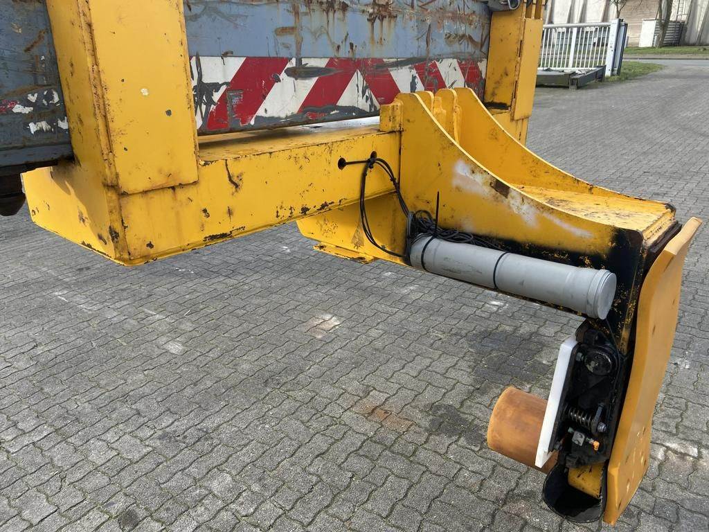 Seith Pipehandling Reachstacker 15036 2009 DIV1316 Seith Pipehandling Reachstacker 15036 2009 1 image 5
