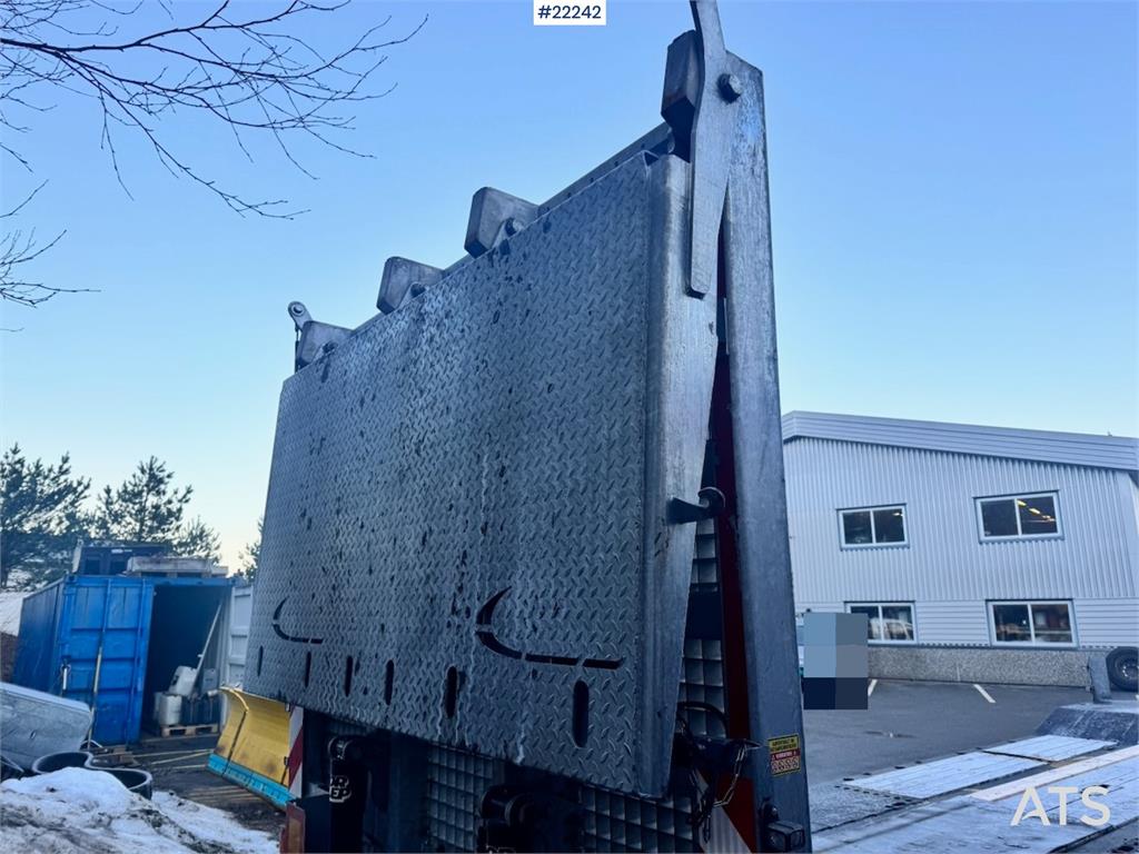 Fliegl DTS 300 Machinery Trailer – Hydraulic Ramps 2025 22242 Fliegl DTS 300 Machinery Trailer – Hydraulic Ramps 2025 1 Lo...