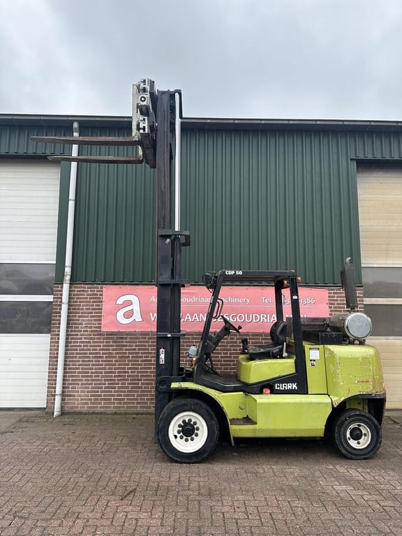 Clark 1999 11777 1999 1 Forklift image 9