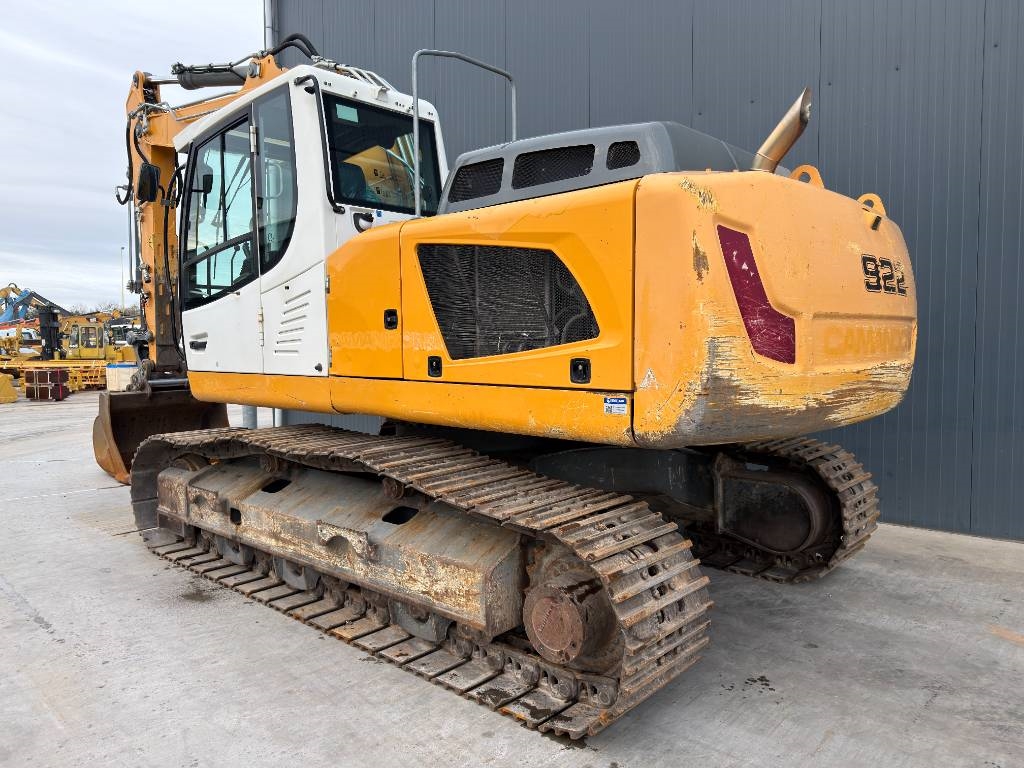 Liebherr R922 SLC 2014 209528 R922 SLC 2014 1 Crawler Excavators image 3