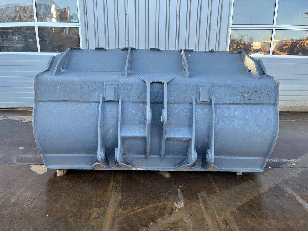 Caterpillar Bucket 950 2010 00032585 Bucket 950 2010 1 image 8