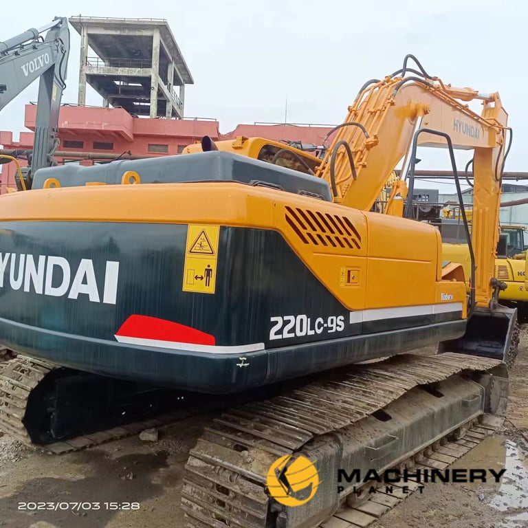 HYUNDAI R220LC-9S Used Crawler Excavator Original Good Condition R220LC-9S 2019 1 Crawler Excavators image 3