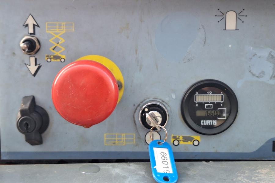 Haulotte Compact 12RTE Electric, 12m Working Height, 450kg 2008 HAULOTTE - Compact 12RTE - 90362 Compact 12RTE Electric, 1...