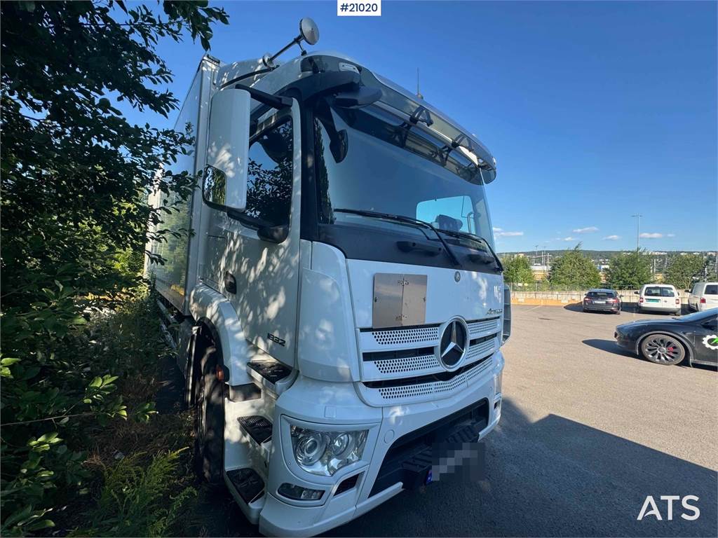 Mercedes-Benz Actros box truck with side opening! 2016 21020 Actros box with side opening! 2016 1 image 6