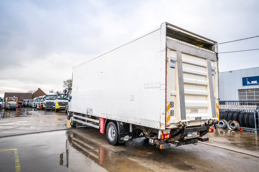 RENAULT MIDLUM 220 (16T)+ DHOLLANDIA 2T. 2012 E64812 Renault MIDLUM 220 (16T)+ DHOLLANDIA 2T. 2012 1 image 5