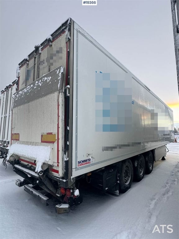 Schmitz Cargobull closed semi-trailer w/ Carrier aggregate and lift 2016 19366 Schmitz Cargobull closed semi-trailer w/ Ca...