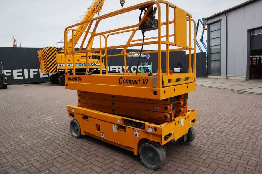 Haulotte Compact 10 Electric, 10m Working Height, 450kg Cap 2011 HAULOTTE - Compact 10 - 61855 Compact 10 Electric, 10m Wo...