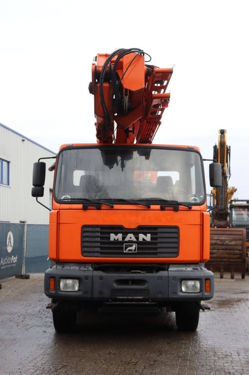 Crane truck MAN 26.364 6x4 Diesel 2002 2002 26.364 6x4 2002 1 Crane trucks image 6