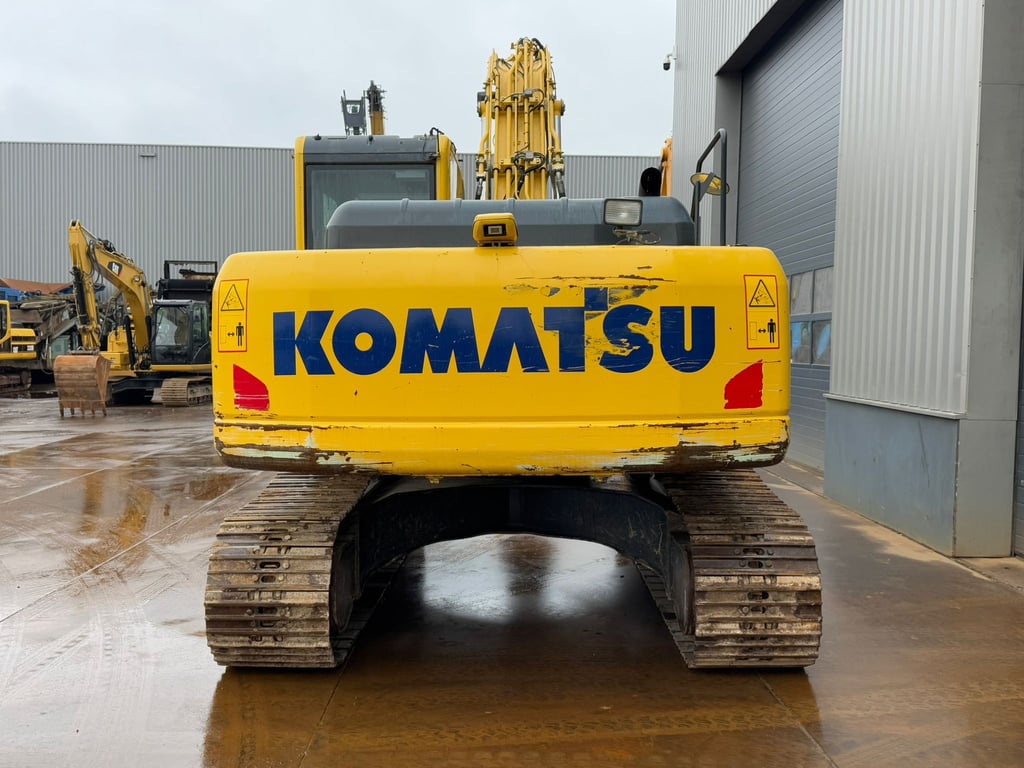 Komatsu HB215LC-1 HB 2012 00033062 HB215LC-1 HB 2012 1 image 4