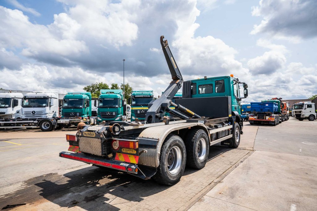 IVECO TRAKKER 360-6x4-PALFINGER 2015 E63948 TRAKKER 360-6x4-PALFINGER 2015 1 image 4
