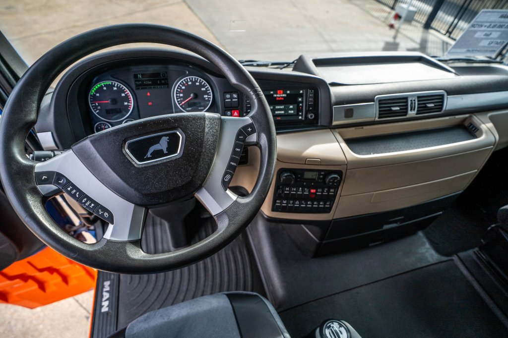 MAN TGX 26.580 XL BLS+INTARDER+BIG AXLES+HYDR. 2017 E64742 TGX 26.580 XL BLS+INTARDER+BIG AXLES+HYDR. 2017 1 image 14