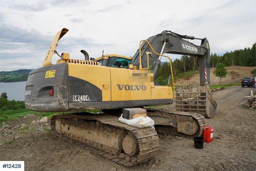 Volvo EC240CL Crawler Excavator with 2 Buckets 2008 12428 EC240CL Crawler Excavator with 2 Buckets 2008 1 Crawler Excavato...