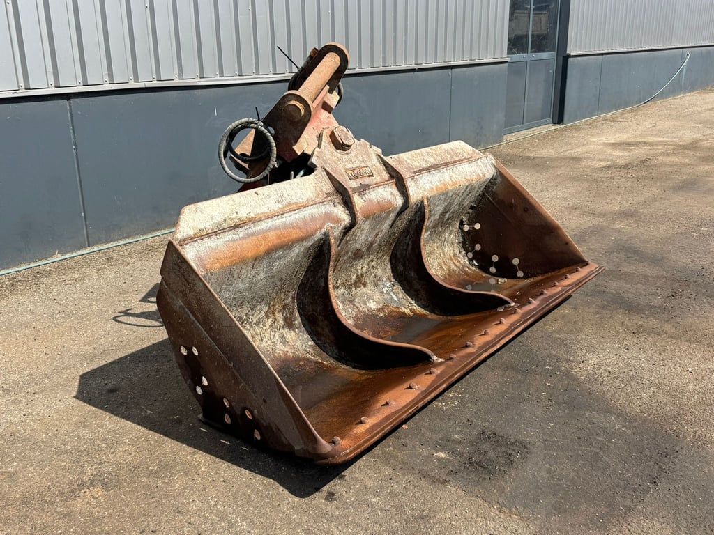 Lehnhoff Tilting Bucket ngt4-2400 Lehnhoff MS25 70001824 Lehnhoff Tilting Bucket ngt4-2400 Lehnhoff MS25 1 image 8