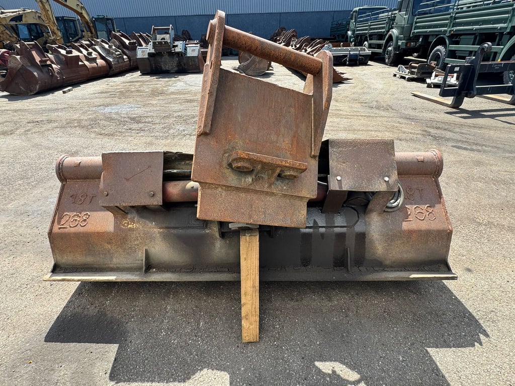 Lehnhoff Tilting Bucket ngt4-2400 Lehnhoff MS25 70001823 Lehnhoff Tilting Bucket ngt4-2400 Lehnhoff MS25 1 image 5