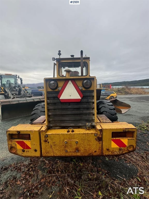 Volvo LM1240 wheel loader. WATCH VIDEO 1975 21811 LM1240 wheel loader. WATCH VIDEO 1975 1 Wheel Loaders image 4