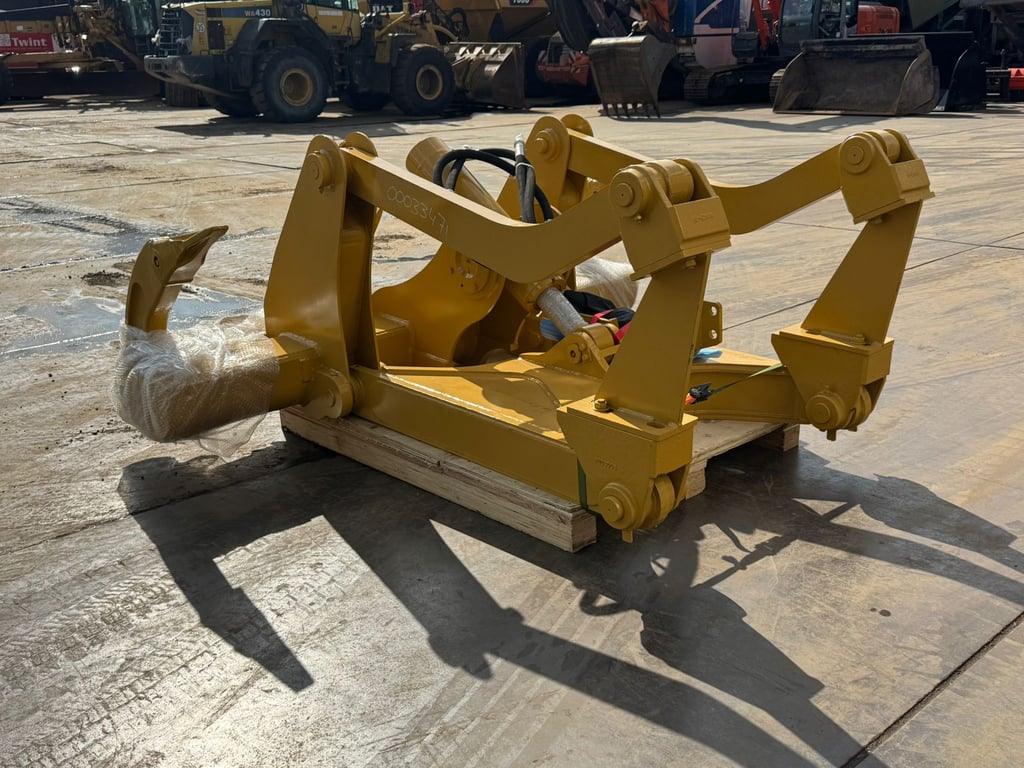 Caterpillar D6 New Gen Ripper with 1 Cylinder 2025 00033472 D6 New Gen Ripper with 1 Cylinder 2025 0 image 5