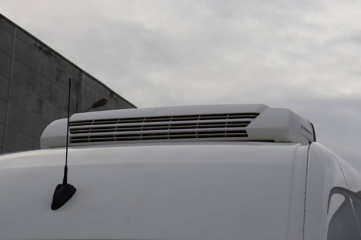 Refrigerated van Volkswagen Crafter Diesel 2013 2013 Volkswagen Crafter 2013 1 image 15