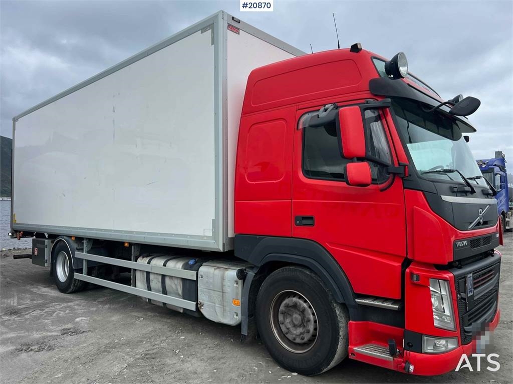 Volvo Fm 330 4x2 Cabinet van w/ full side opening 2015 20870 Fm 330 4x2 Cabinet van w/ full side opening 2015 1 image 6